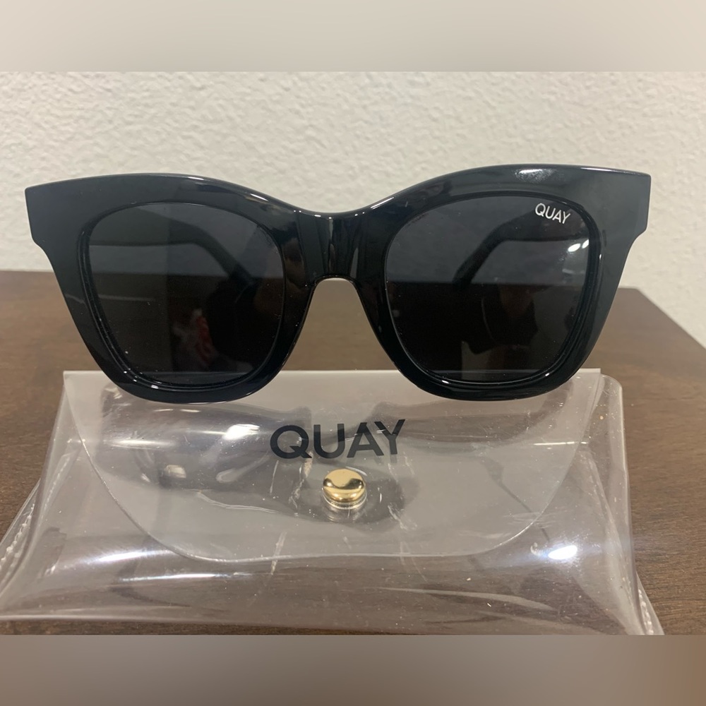 Quay Australia Sunglasses in black